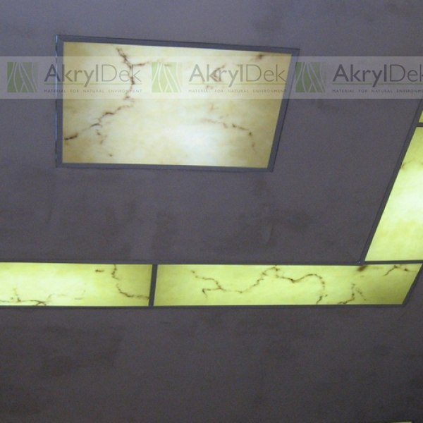 Osvětlené stropní podhledy z mramoru 